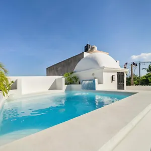 https://the-mermaid-and-the-pearl-boutique-bb.quintano-roohotels.com